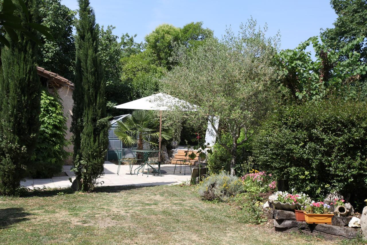 Bed and Breakfast Le Miroir Des Etoiles Pomport Esterno foto