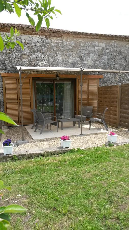 Bed and Breakfast Le Miroir Des Etoiles Pomport Esterno foto